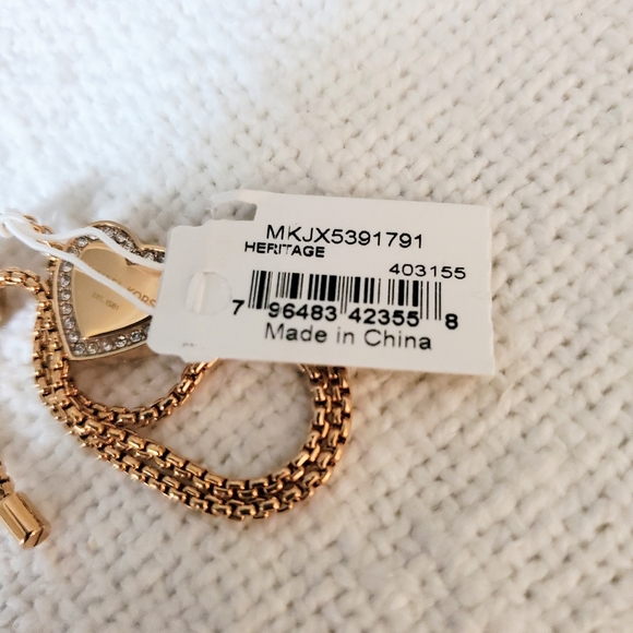 Michael Kors MK Bracelet NWT Rose Gold Pave Crystals Heart Heritage Collection - Picture 8 of 9